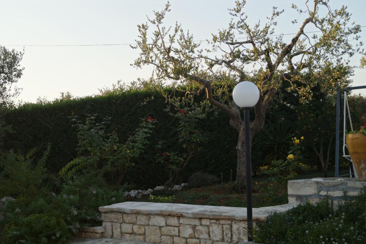 La Casa Del Nonno Bed & Breakfast Alberobello Bagian luar foto